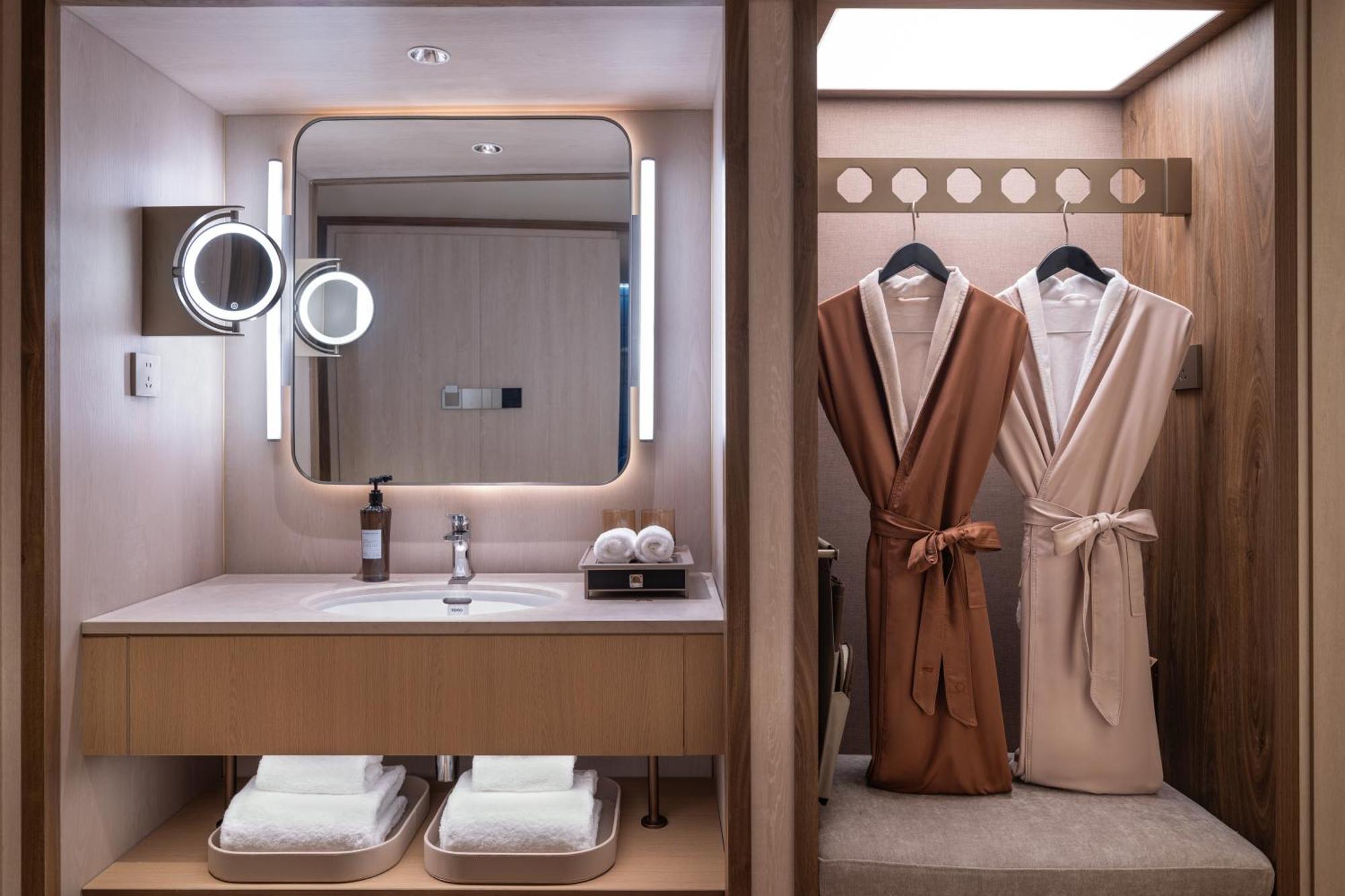 Crystal Orange Zhongshan Park Hotel 4*